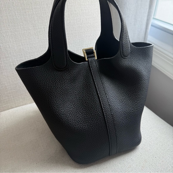 NEW | Women’s Black Leather Bucket Bag - Picture 2 of 7